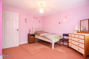 Bedroom- click for photo gallery